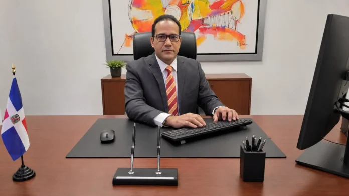 Salvador Holguín desmiente influencia de Alofoke.