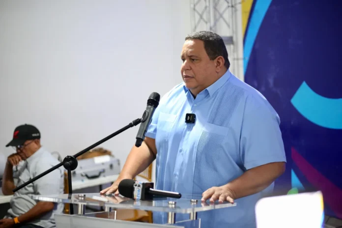 Rafael Hidalgo en asamblea de Justicia Social