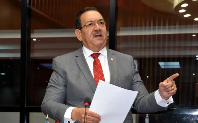 Senador Cristóbal Castillo advierte sobre Código Penal.