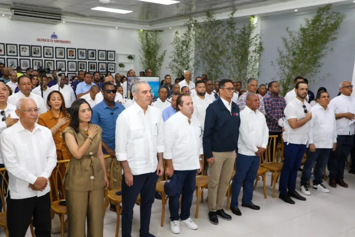 Abinader inaugura Sistema 911 en Montecristi.