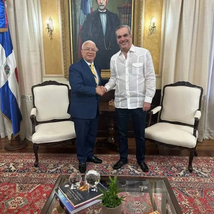 Tomás Hernández defiende gestión de Abinader.