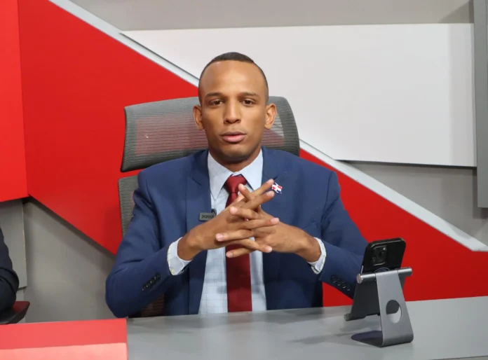Edward Ramírez critica politización del Código Penal.