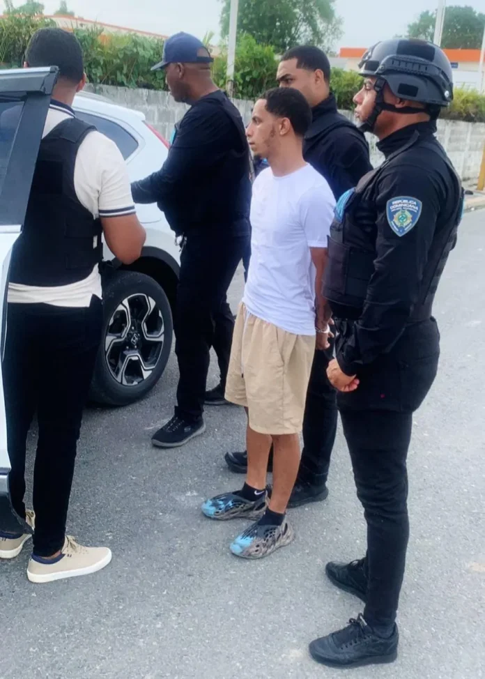 Policía recupera yipeta robada en operativo.