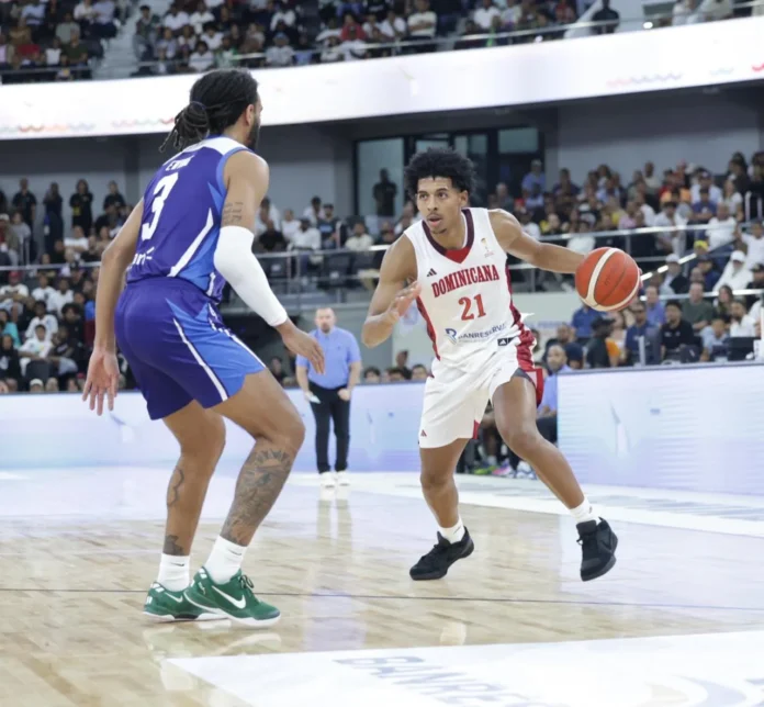 R.J. Luis Jr. honra legado familiar en baloncesto.