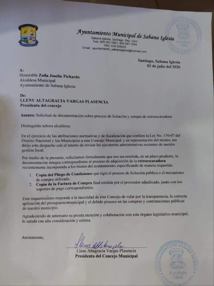 Regidores denuncian irregularidades en compra retroexcavadora.