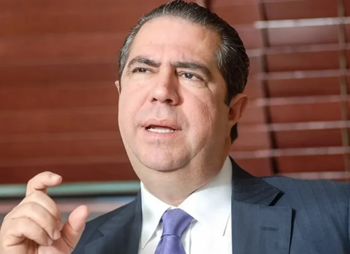 Francisco Javier García en evento del PLD.