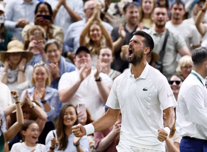 Djokovic celebra victoria con sus hijos presentes.