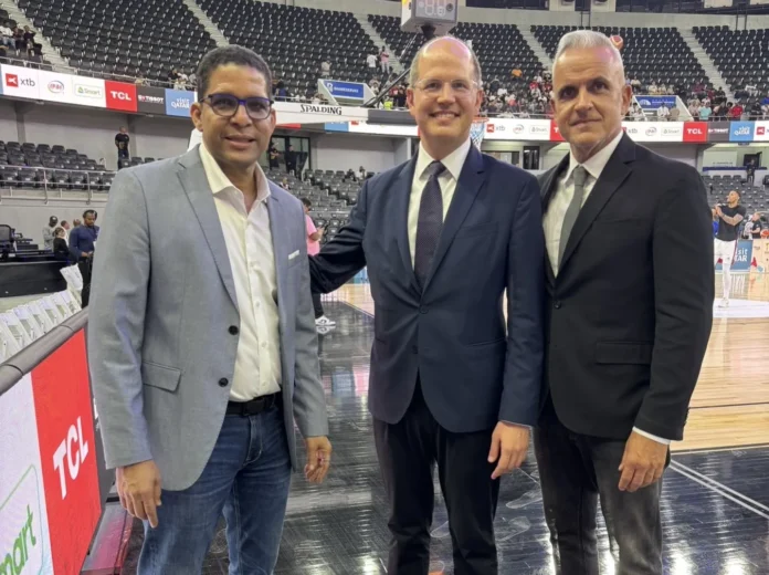 Zagklis y Alves en partido USA-RD