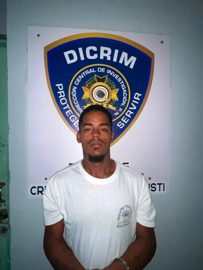 Hombre se entrega a la Policía en Villa Vásquez