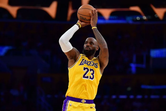 LeBron James evalúa su próximo equipo NBA.