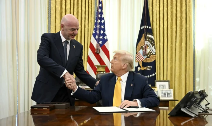 Trump interviene en FIFA por tarjeta roja