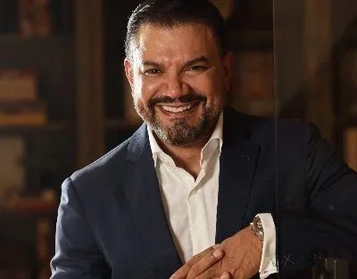 Vander Horst critica espectáculo en política.