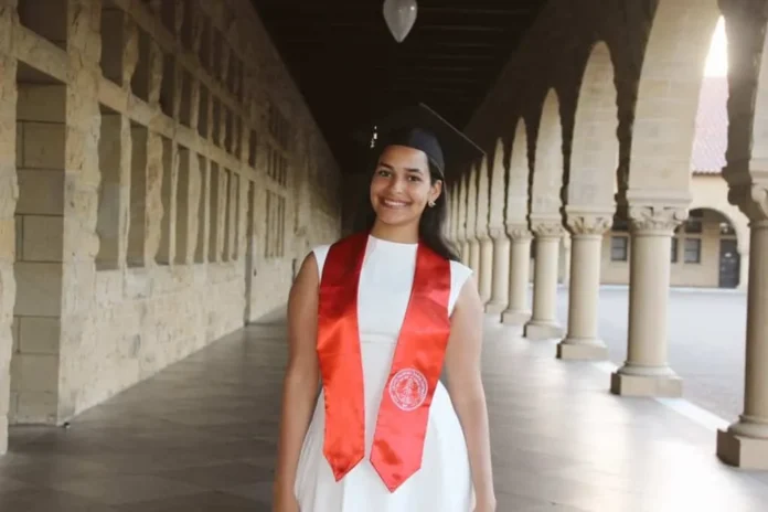 Isamar Marte promueve tecnología en República Dominicana.
