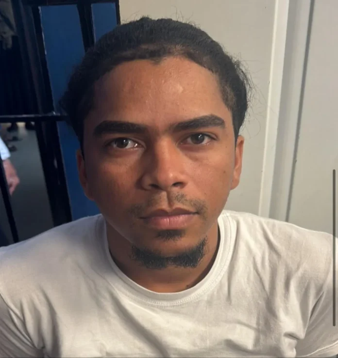 Hombre se entrega tras herir a expareja