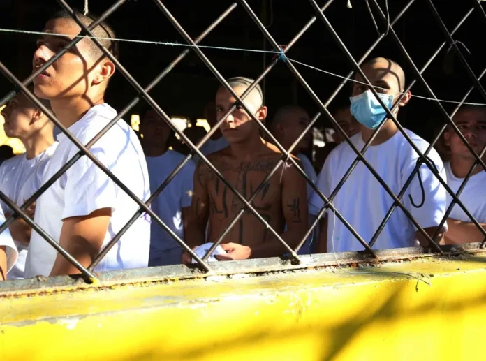 Muertes en cárceles de El Salvador.