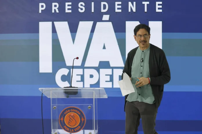 Iván Cepeda en acto político Barranquilla.