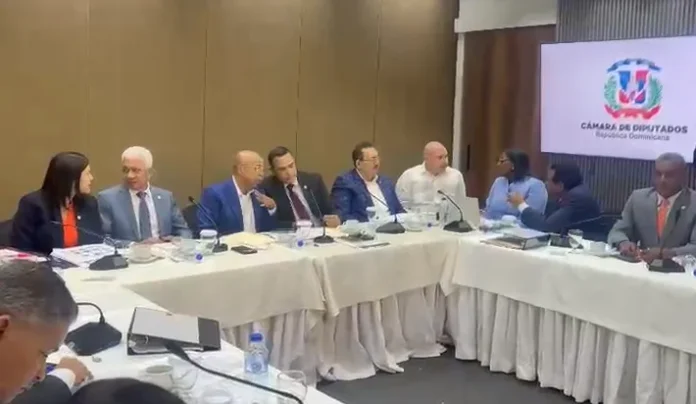 Comisión revisa modificaciones al Código Penal