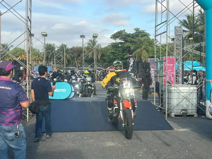 Motociclistas en La Vuelta Boxer 2026.