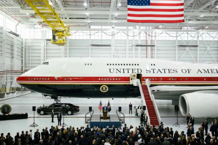Trump cuestiona seguridad del nuevo Air Force One