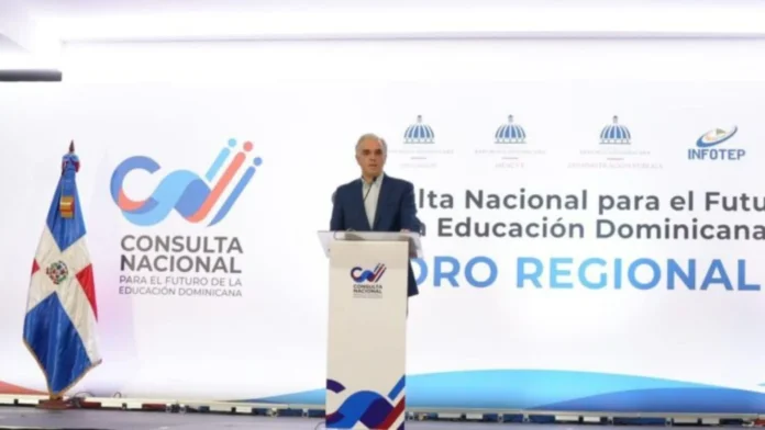 Luis Miguel De Camps en foro educativo.