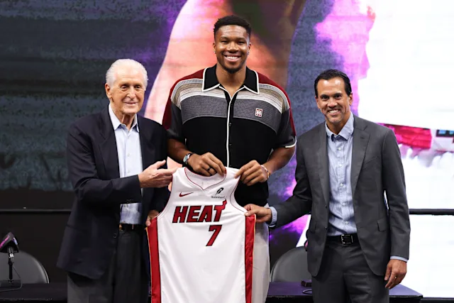 Giannis Antetokounmpo se une a Miami Heat