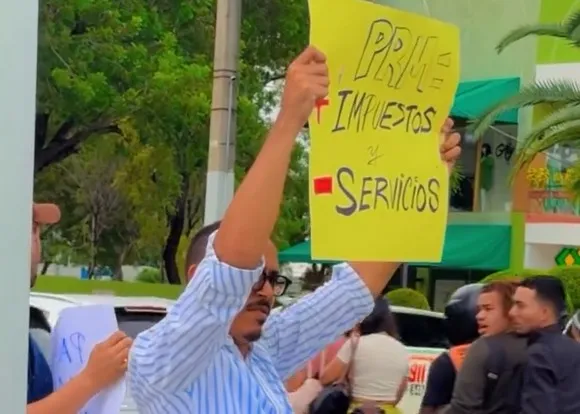Protesta de Opción Democrática por combustibles.