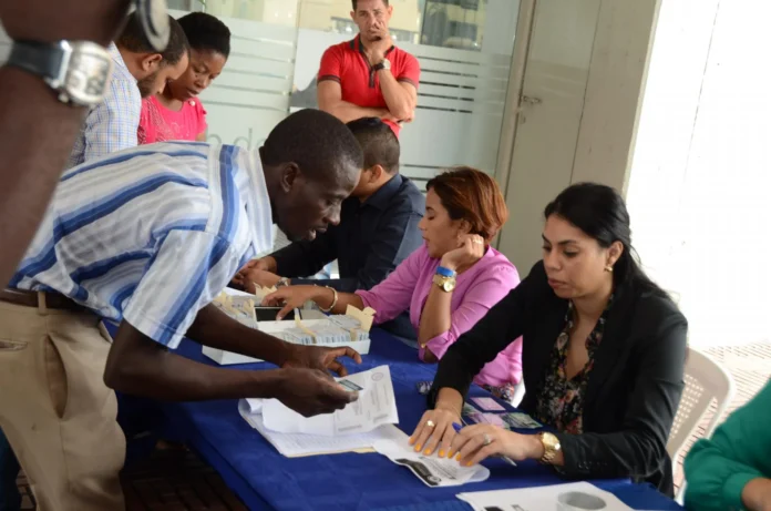 TC ordena naturalización de haitianos en 10 días