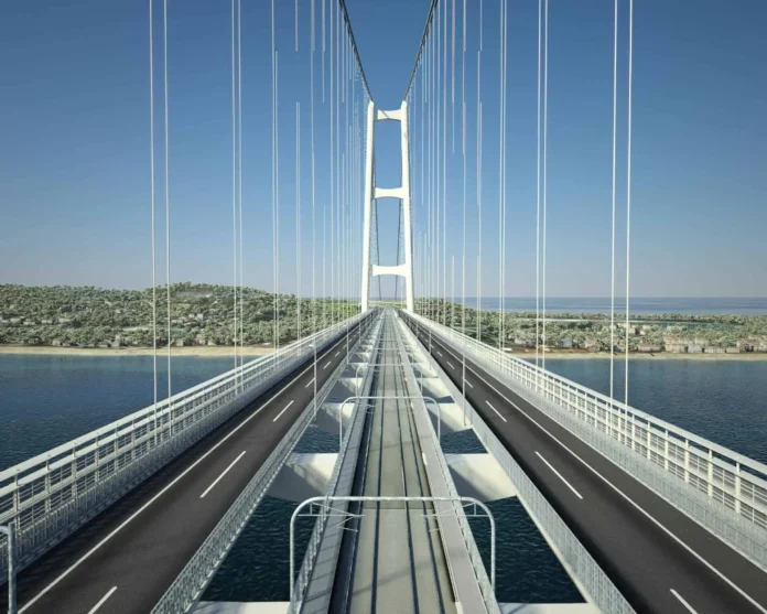 Puente sobre el estrecho de Mesina.