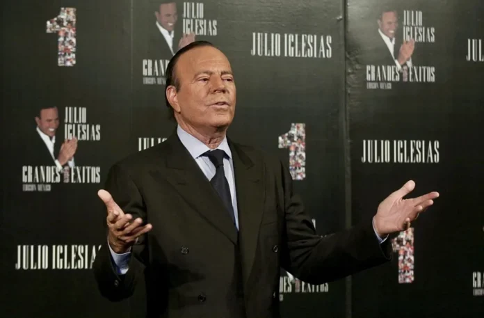 Julio Iglesias demanda a Yolanda Díaz.