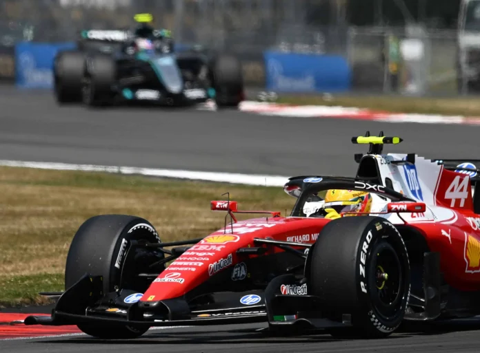 Lewis Hamilton en pole position en Silverstone.