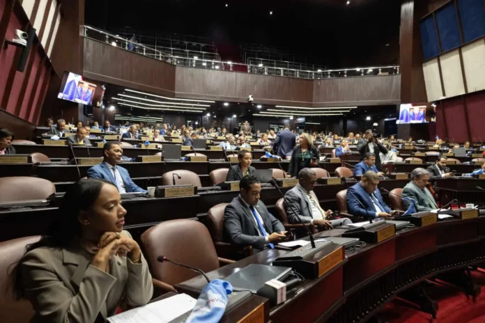 Diputados aprueban reforma policial urgente.