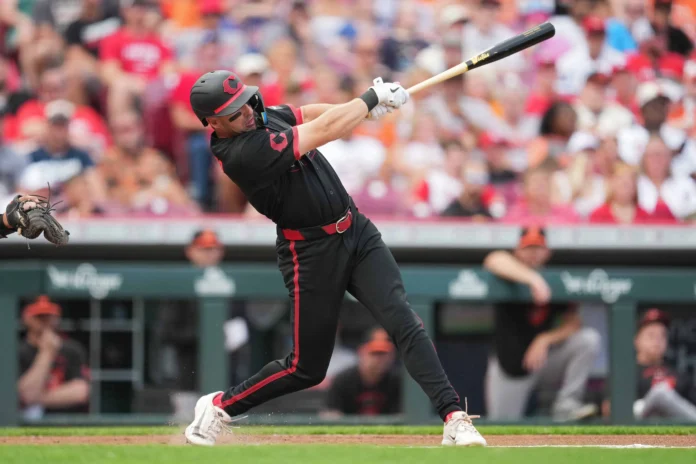 Cincinnati Reds celebra victoria sobre Orioles.