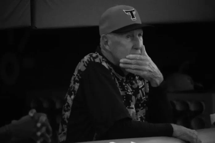 Fallecimiento de Phil Regan, leyenda del béisbol.