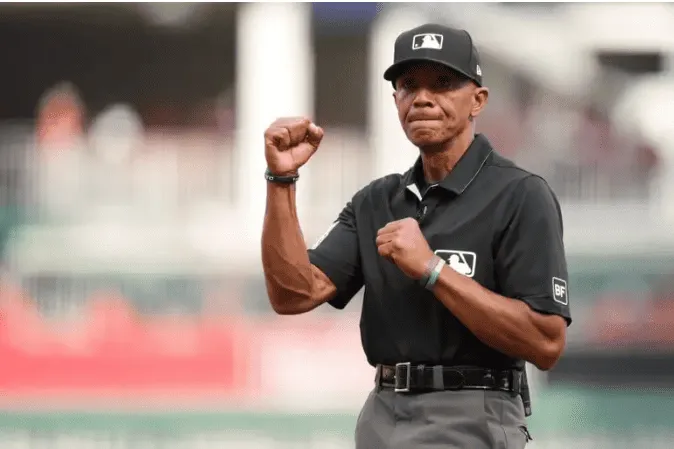 Siete árbitros de MLB se retiran