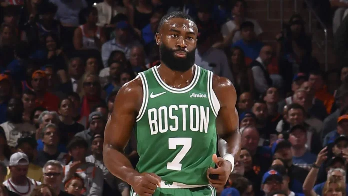 Traspaso de Jaylen Brown a Sixers.