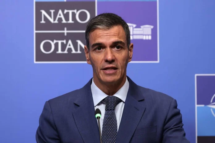 Sánchez critica xenofobia de Rajoy en fútbol