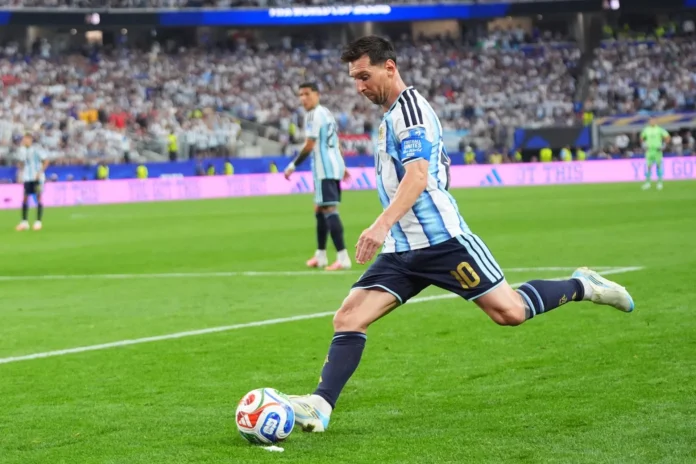 Argentina avanza a octavos del Mundial