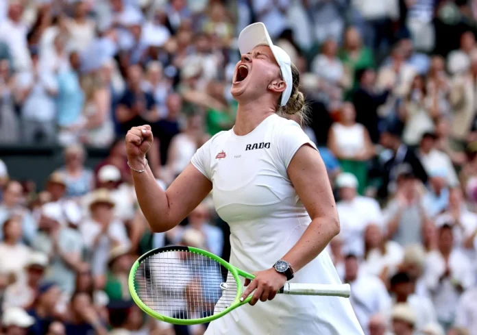 Krejcikova avanza en Wimbledon 2023.