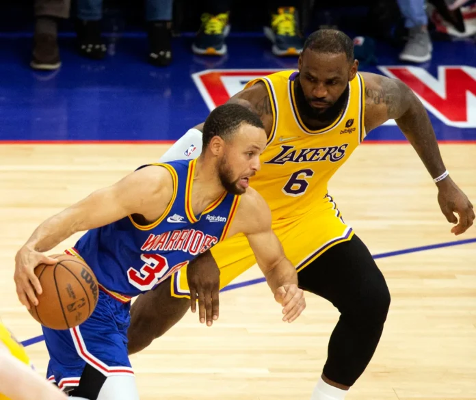 Stephen Curry y LeBron James en torneo.