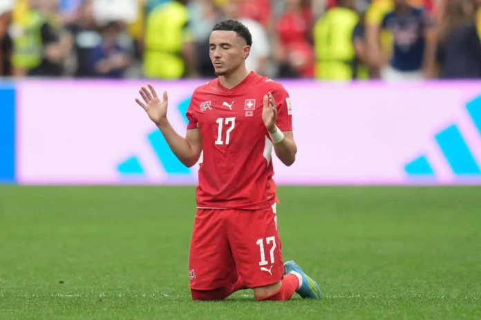 Ruben Vargas celebra penal decisivo en Suiza.