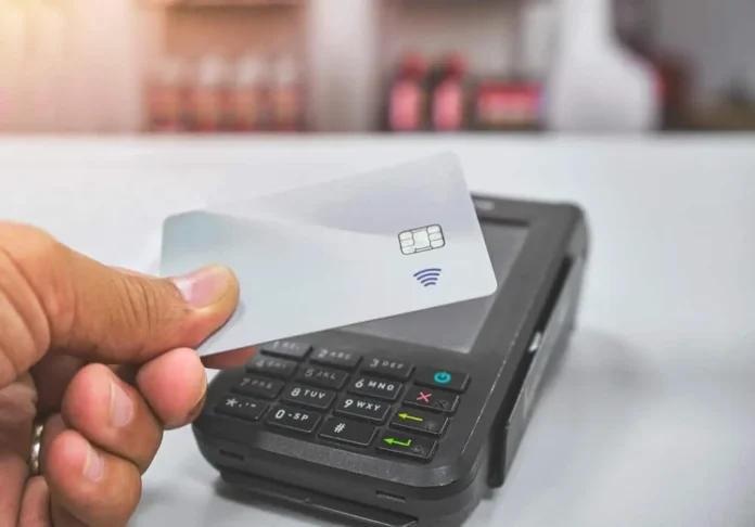 Anadegas dialoga sobre pagos con tarjetas.