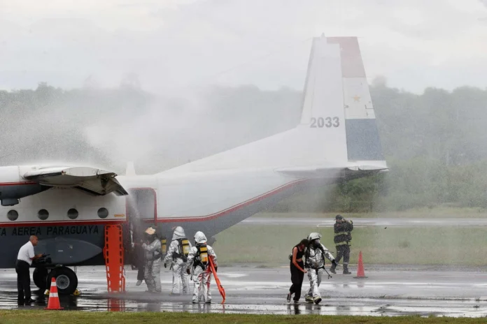 Simulacro aéreo en Bolivia para emergencias.