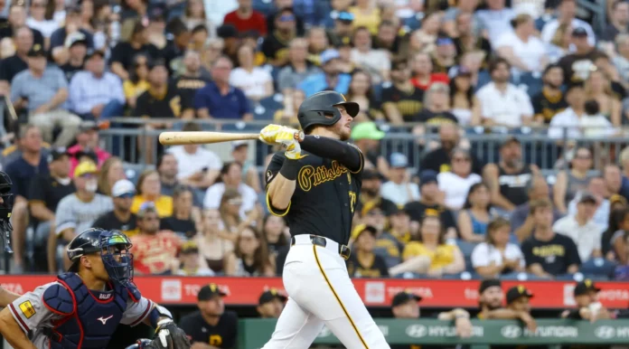 Ryan O’Hearn celebra su hazaña en el juego.