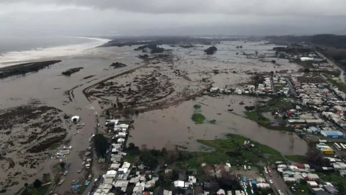 Temporal en Chile causa muertes y aislamiento.