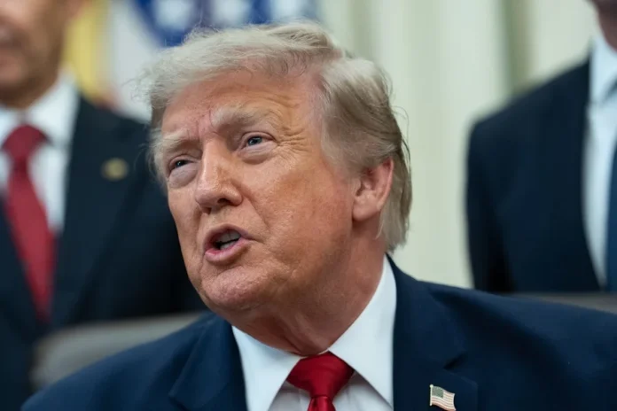 Trump firma acuerdo nuclear con Arabia Saudí