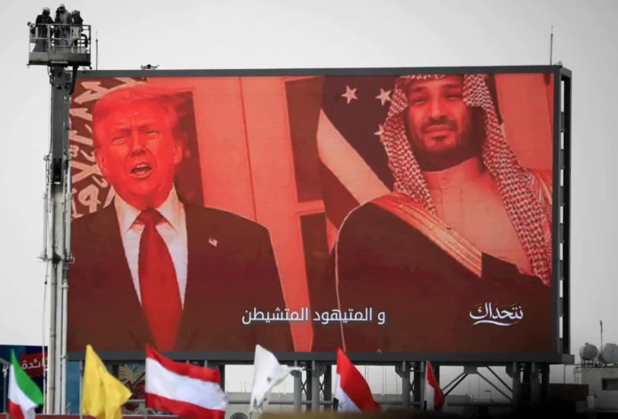 Trump asegura que EE. UU. golpea a Irán