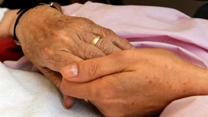 Francia aprueba ley sobre eutanasia y suicidio.