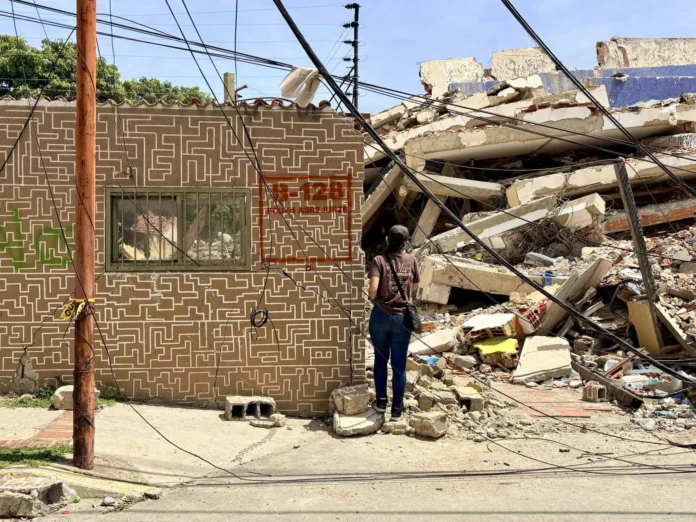 Venezuela reconstruye infraestructura tras terremotos devastadores.