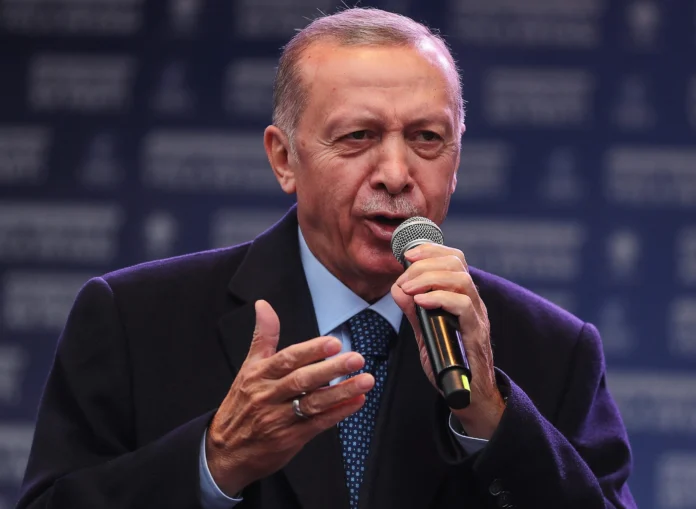 Erdogan pide apoyo para candidatura de Eker