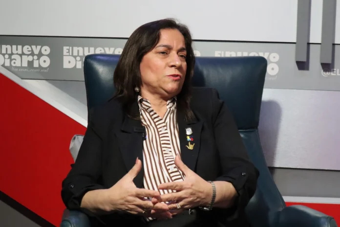 Diputada Maribel Almánzar en evento comunitario.